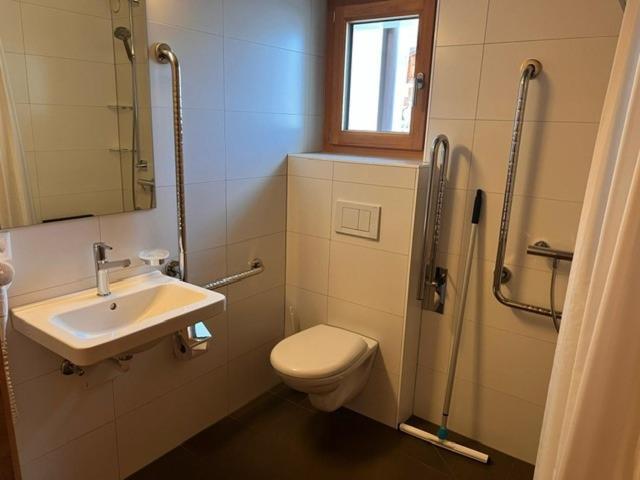 Nova Casa Spinatscha Sedrun Hostel Ruang foto