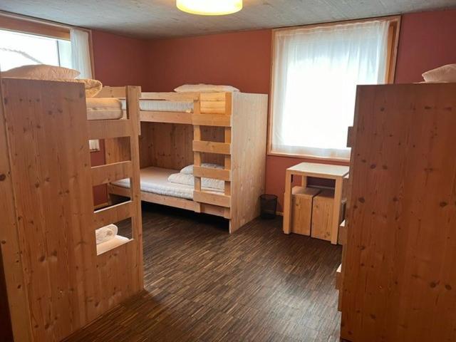 Nova Casa Spinatscha Sedrun Hostel Ruang foto