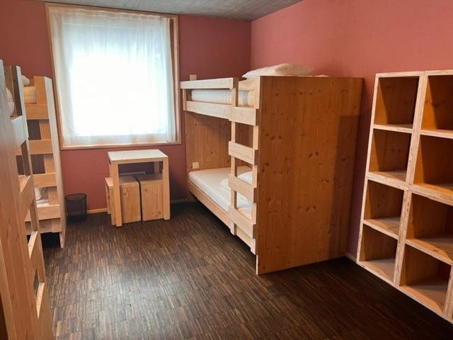 Nova Casa Spinatscha Sedrun Hostel Ruang foto