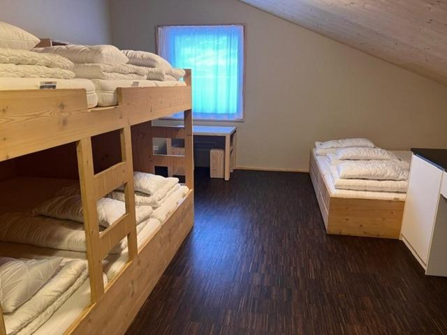 Nova Casa Spinatscha Sedrun Hostel Ruang foto