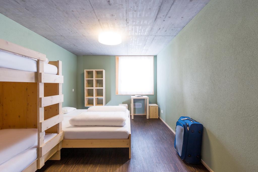 Nova Casa Spinatscha Sedrun Hostel Bagian luar foto