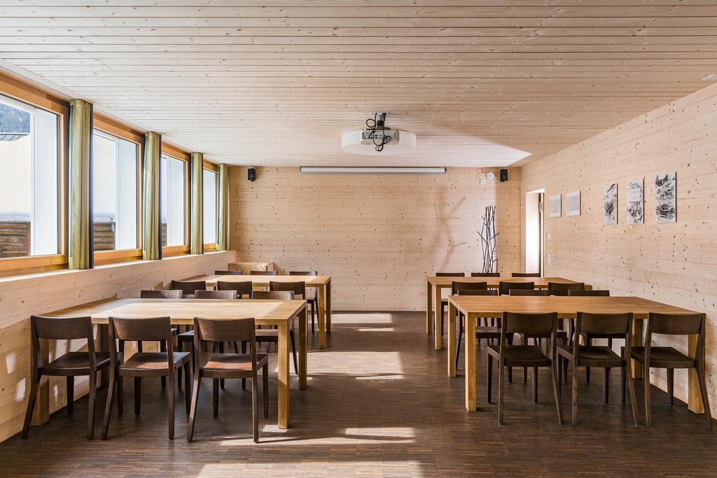 Nova Casa Spinatscha Sedrun Hostel Bagian luar foto